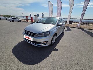 2017 Volkswagen Polo V Рестайлинг, серебристый, 1199000 рублей, вид 2