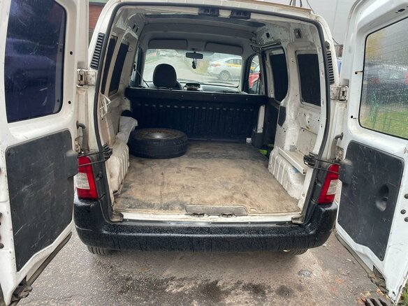 2011 Citroen Berlingo, белый, 400000 рублей - вид 15