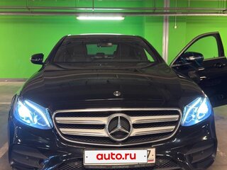 2020 Mercedes-Benz E-Класс 220 d V (W213, S213, C238), чёрный, 4050000 рублей, вид 3