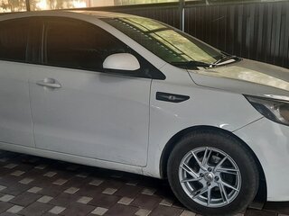 2017 Kia Rio III Рестайлинг, белый, 739999 рублей, вид 2