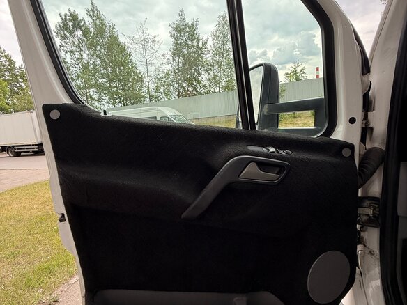 2012 Volkswagen Crafter, белый, 2499999 рублей - вид 16
