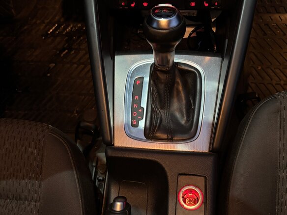 2010 Audi A3 II (8P) Рестайлинг 2, белый, 1050000 рублей - вид 13