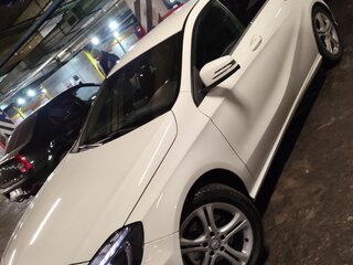 2014 Mercedes-Benz A-Класс 180 III (W176), белый, 1335000 рублей, вид 2