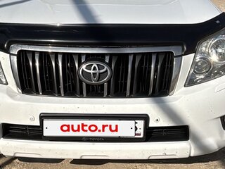 2010 Toyota Land Cruiser Prado 150 Series, белый, 2520000 рублей, вид 3