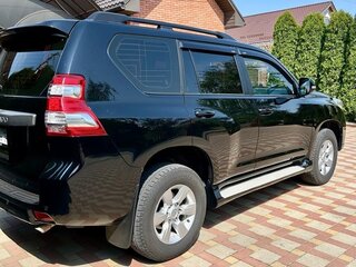 2017 Toyota Land Cruiser Prado 6-speed 150 Series Рестайлинг 1, чёрный, 4150000 рублей, вид 5