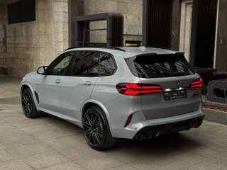 2025 BMW X5 M Competition III (F95) Рестайлинг, серый, 26500000 рублей, вид 4