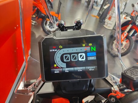 2025 KTM 390 Adventure R, оранжевый, 889000 рублей, вид 3