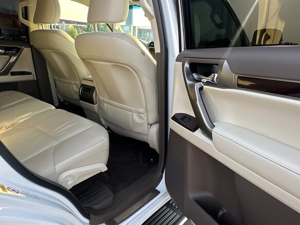 2017 Lexus GX 460 II Рестайлинг, белый, 5650000 рублей - вид 9
