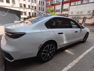 2023 BMW 7 серии 740i VII (G70), белый, 9900000 рублей, вид 5