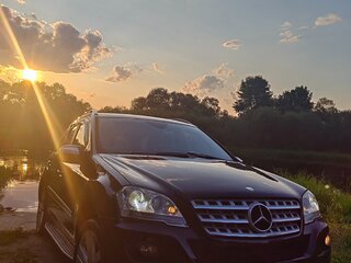 2009 Mercedes-Benz M-Класс 300 II (W164) Рестайлинг, чёрный, 1400930 рублей, вид 4