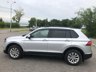 2019 Volkswagen Tiguan II, серебристый, 2000000 рублей, вид 4