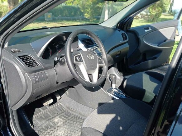 2013 Hyundai Solaris I, чёрный, 1030000 рублей - вид 11
