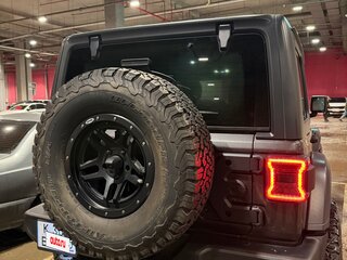 2019 Jeep Wrangler IV (JL), серый, 5200000 рублей, вид 4