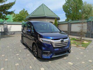 2020 Honda Stepwgn Spada V Рестайлинг, серебристый, 2890000 рублей, вид 5