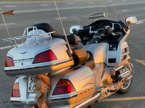 2005 Honda GL 1800 Gold Wing, серебристый, 1099000 рублей - вид 4