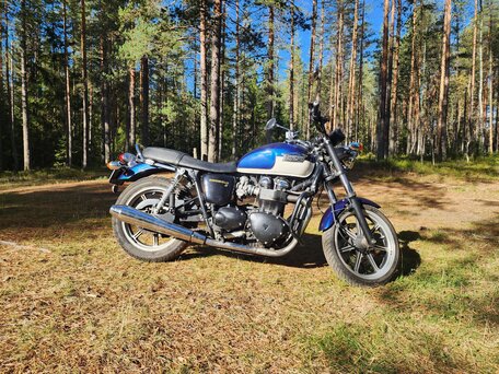 2009 Triumph Bonneville, синий, 699990 рублей, вид 2