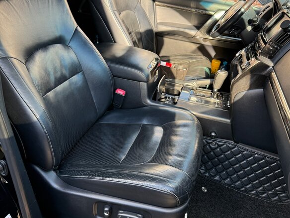 2012 Toyota Land Cruiser 200 Series Рестайлинг 1, чёрный, 4600000 рублей - вид 8