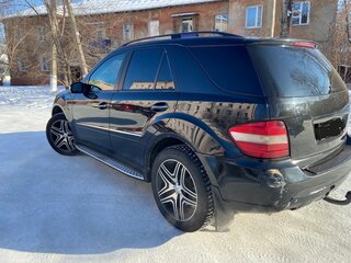 2008 Mercedes-Benz M-Класс 550 II (W164), чёрный, 1260000 рублей, вид 2