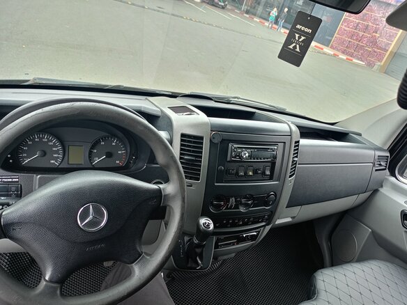 2013 Mercedes-Benz Sprinter, чёрный, 3900000 рублей - вид 12