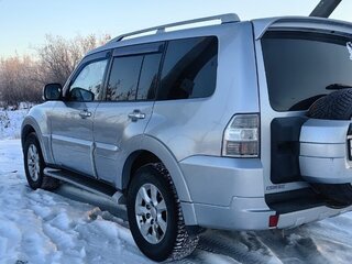2011 Mitsubishi Pajero IV, серебристый, 2500000 рублей, вид 3