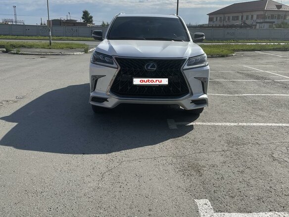 2018 Lexus LX 570 III Рестайлинг 2, белый, 10000000 рублей