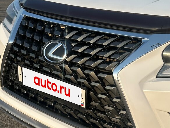 2017 Lexus GX 460 II Рестайлинг, белый, 5650000 рублей - вид 22
