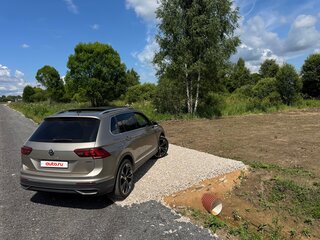 2021 Volkswagen Tiguan II Рестайлинг, коричневый, 3100000 рублей, вид 3