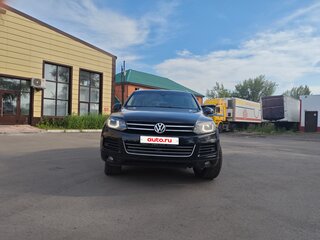 2010 Volkswagen Touareg II, чёрный, 1749000 рублей, вид 3