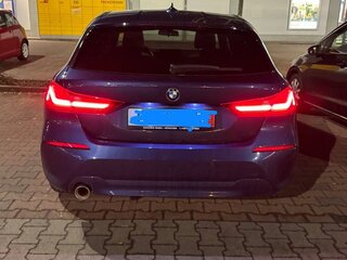 2021 BMW 1 серии 118i III (F40), синий, 2295000 рублей, вид 3