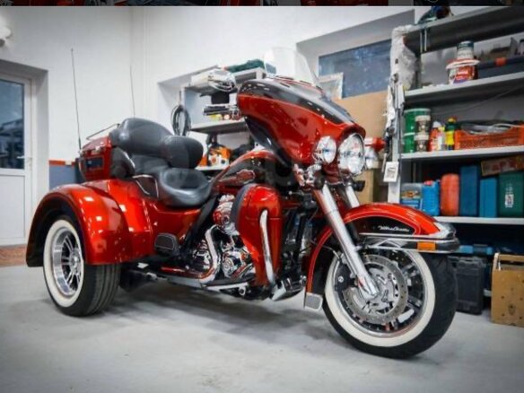 2011 Harley-Davidson Tri Glide, красный, 2700000 рублей - вид 16