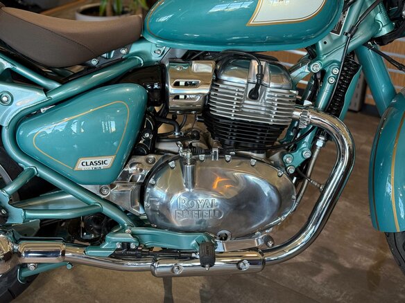 2026 Royal Enfield Classic 650, зелёный, 713000 рублей - вид 23