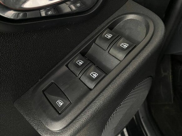2018 Nissan Terrano III (D10), чёрный - вид 6