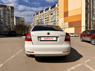 2012 Skoda Octavia II (A5) Рестайлинг, белый, 1050000 рублей, вид 5