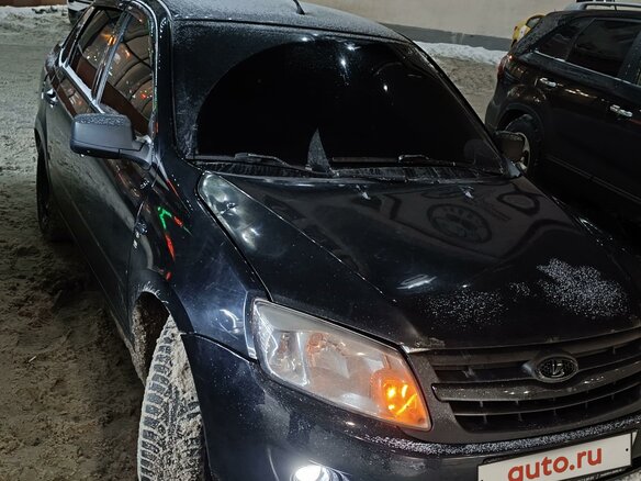 2013 Lada (ВАЗ) Granta I, чёрный, 380000 рублей - вид 2
