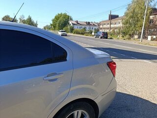 2014 Chevrolet Aveo II, серебристый, 600000 рублей, вид 4
