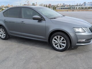 2017 Skoda Octavia III (A7) Рестайлинг, серый, 1930000 рублей, вид 1