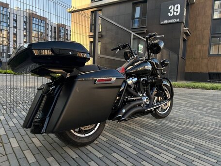 2017 Harley-Davidson Road King, чёрный, 1200000 рублей, вид 4