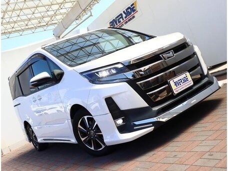 2020 Toyota Noah III (R80) Рестайлинг, белый, 2850000 рублей, вид 5