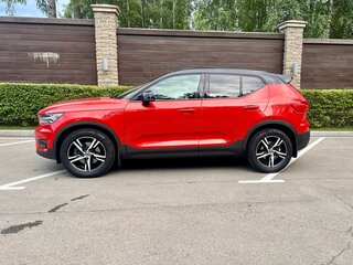 2021 Volvo XC40 I, красный, 3240000 рублей, вид 4