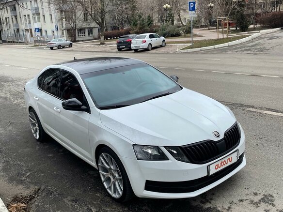 2017 Skoda Octavia III (A7) Рестайлинг, белый, 1320000 рублей - вид 2