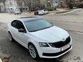 2017 Skoda Octavia III (A7) Рестайлинг, белый, 1320000 рублей - вид 2