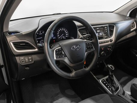 2018 Hyundai Solaris II, белый, 1150000 рублей, вид 5