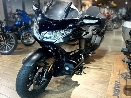 2024 Honda GL 1800 Gold Wing, чёрный, 3750000 рублей, вид 4