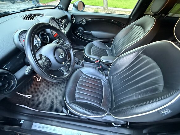 2010 Mini Hatch Cooper S II (R56) Рестайлинг, чёрный, 2440000 рублей - вид 16