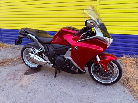 2010 Honda VFR 1200, красный, 700000 рублей, вид 1