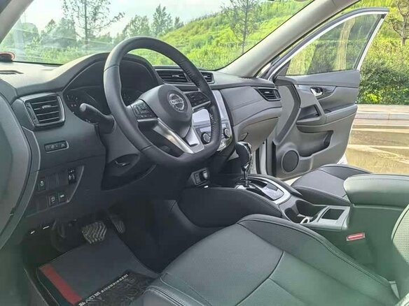 2023 Nissan X-Trail III Рестайлинг, белый, 2130000 рублей - вид 5
