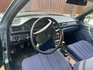 1986 Mercedes-Benz W124 230, голубой, 350000 рублей, вид 5
