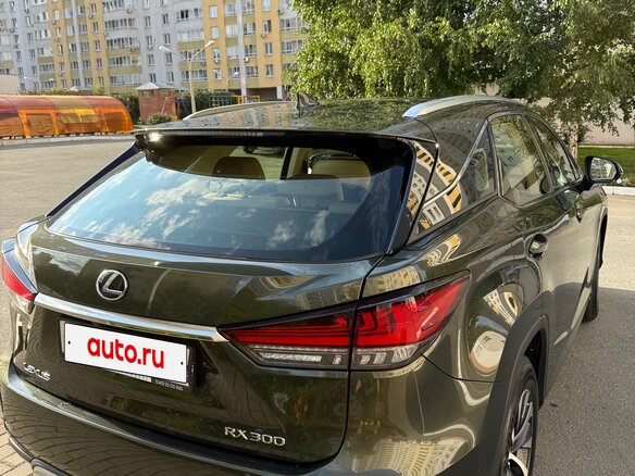 2021 Lexus RX 300 IV Рестайлинг, зелёный, 5000000 рублей - вид 2