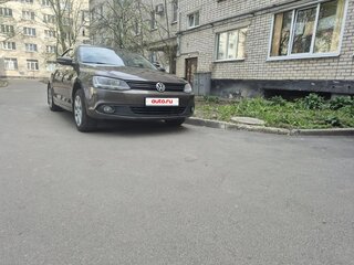 2013 Volkswagen Jetta VI, коричневый, 890000 рублей, вид 2