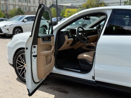 2026 Porsche Cayenne Coupé III Рестайлинг, белый, 14090000 рублей, вид 4